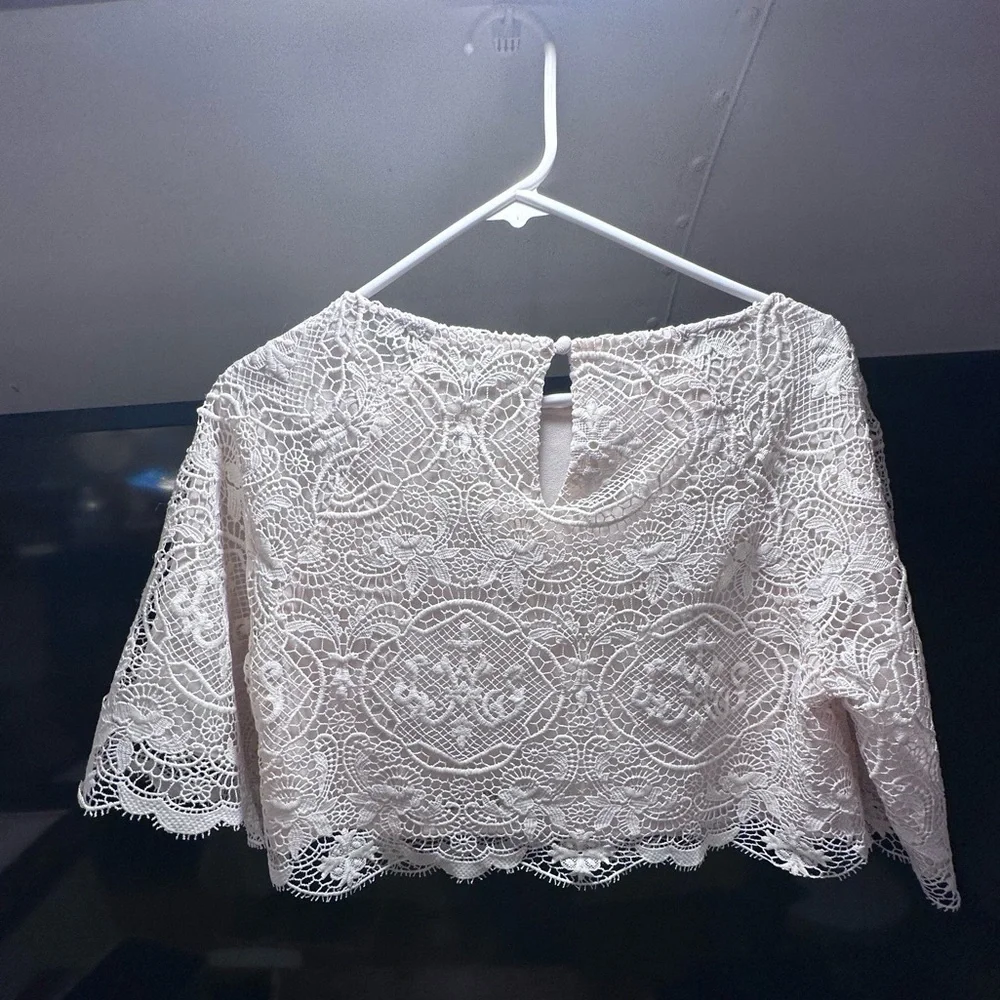 REVOLVE LOBA WOMENS SMALL LACE CREAM TOP
